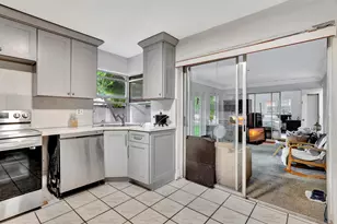 8001 NW 3rd Pl, Margate, FL 33063 - Photo 7