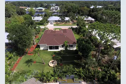 567 SW Hidden River Avenue, Palm City, FL 34990 - Photo 3