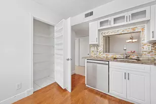 15450 E Pembridge Ave E, Delray Beach, FL 33484 - Photo 7