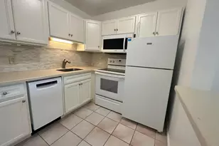 377 Windsor Q, West Palm Beach, FL 33417 - Photo 3