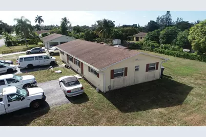 1675 E Breezy Lane, West Palm Beach, FL 33417 - Photo 9