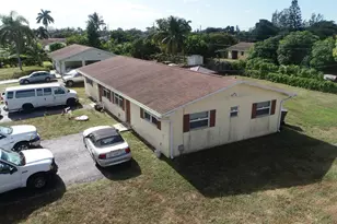 1675 E Breezy Ln, West Palm Beach, FL 33417 - Photo 9