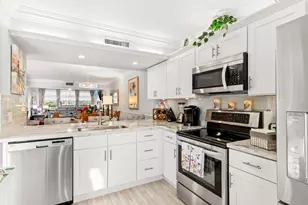 6073 Balboa Circle Circle, Boca Raton, FL 33433 - Photo 3