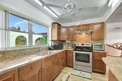 702 SW 23rd Terrace, Boynton Beach, FL 33435 - Photo 13