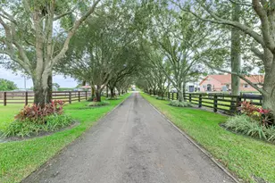 14750 Palm Beach Point Blvd, Wellington, FL 33414 - Photo 9