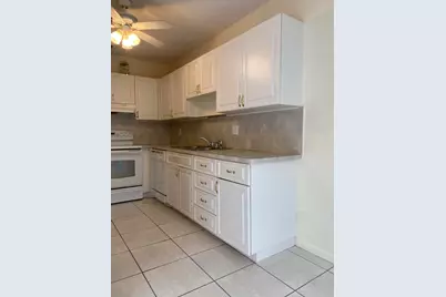 8665 Chevy Chase Drive #113, Boca Raton, FL 33433 - Photo 9