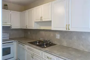8665 Chevy Chase Dr, Boca Raton, FL 33433 - Photo 5