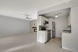 4064 Newport Q, Deerfield Beach, FL 33442 - Photo 7