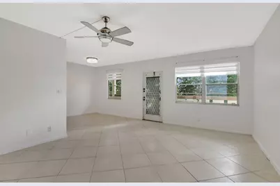 4064 Newport Q #4064, Deerfield Beach, FL 33442 - Photo 3