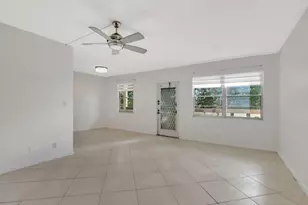 4064 Newport Q, Deerfield Beach, FL 33442 - Photo 3