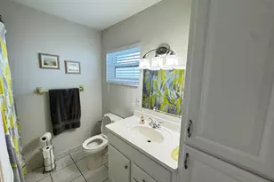 2822 Crosley Dr W, West Palm Beach, FL 33415 - Photo 11