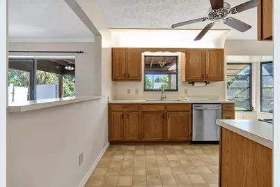 8305 SE Boxwood Lane, Hobe Sound, FL 33455 - Photo 7