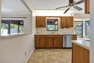 8305 SE Boxwood Ln, Hobe Sound, FL 33455 - Photo 7