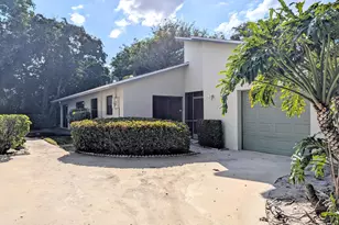 2454 NW 9th St, Delray Beach, FL 33445 - Photo 1