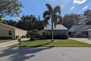 2454 NW 9th St, Delray Beach, FL 33445 - Photo 3