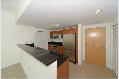 253 NE 2nd Street #2710, Miami, FL 33132 - Photo 3