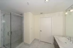 253 NE 2nd St, Miami, FL 33132 - Photo 17