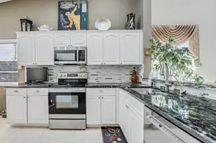 9817 Seacrest Cir, Boynton Beach, FL 33437 - Photo 11