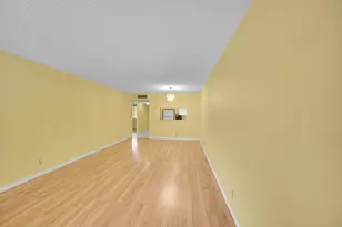 3154 Via Poinciana, Lake Worth, FL 33467 - Photo 9