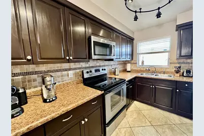 160 NE 8th Avenue #1b, Hallandale Beach, FL 33009 - Photo 1