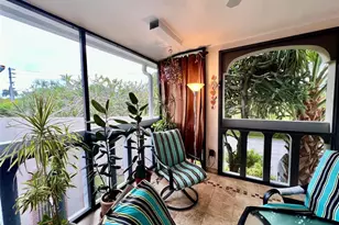 160 NE 8th Ave, Hallandale Beach, FL 33009 - Photo 11