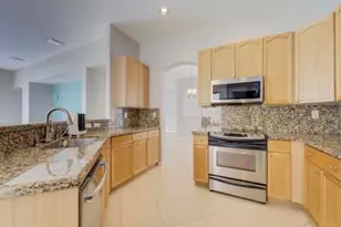 5012 Victoria Cir, West Palm Beach, FL 33409 - Photo 13