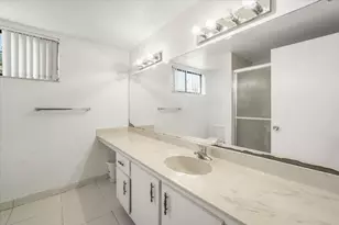 511 Ives Dairy Rd, Miami, FL 33179 - Photo 29