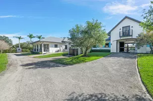 4915 Stables Way, Wellington, FL 33414 - Photo 9