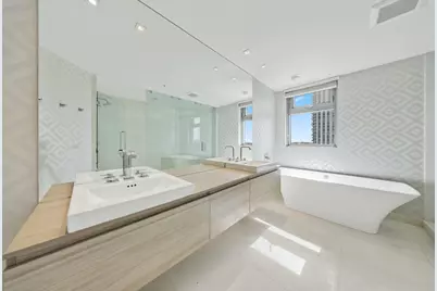 17301 Biscayne Boulevard #707, North Miami Beach, FL 33160 - Photo 23