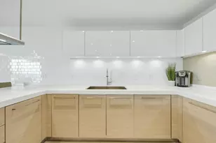 17301 Biscayne Blvd, North Miami Beach, FL 33160 - Photo 11