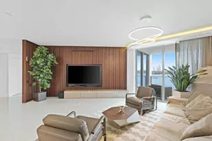 17301 Biscayne Blvd, North Miami Beach, FL 33160 - Photo 7