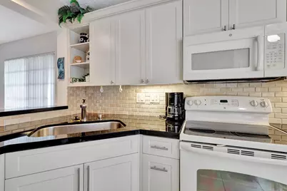 7449 Glendevon Lane #104, Delray Beach, FL 33446 - Photo 3