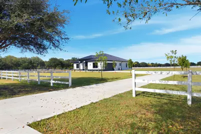 18202 Bridle Way, Port Saint Lucie, FL 34987 - Photo 9