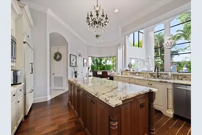 10596 Versailles Boulevard, Wellington, FL 33449 - Photo 17