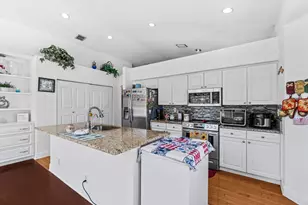 5169 Prairie Dunes Village Cir, Lake Worth, FL 33463 - Photo 11