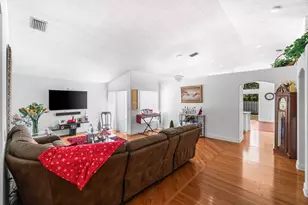 5169 Prairie Dunes Village Cir, Lake Worth, FL 33463 - Photo 5