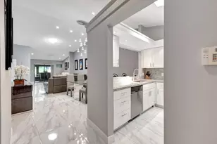 10927 Dolphin Palm Ct, Boynton Beach, FL 33437 - Photo 3