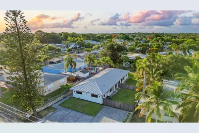 303/305 De Carie Street, Delray Beach, FL 33444 - Photo 3