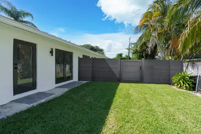 303/305 De Carie Street, Delray Beach, FL 33444 - Photo 7