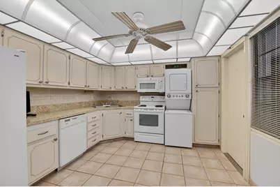 501 SW 11th Place #412, Boca Raton, FL 33432 - Photo 9