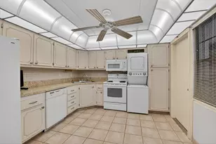 501 SW 11th Pl, Boca Raton, FL 33432 - Photo 9