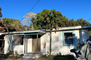 704 S 17th St, Fort Pierce, FL 34950 - Photo 1