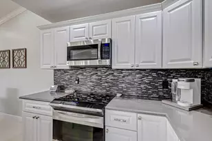 17 Selby Ln, Palm Beach Gardens, FL 33418 - Photo 23