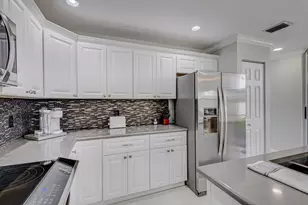 17 Selby Ln, Palm Beach Gardens, FL 33418 - Photo 21