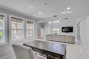 17 Selby Ln, Palm Beach Gardens, FL 33418 - Photo 9