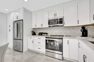 355 Prestwick Cir, Palm Beach Gardens, FL 33418 - Photo 19