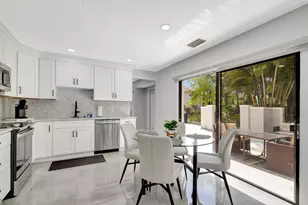 355 Prestwick Cir, Palm Beach Gardens, FL 33418 - Photo 17