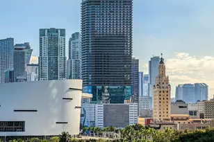 398 NE 5th St, Miami, FL 33132 - Photo 3