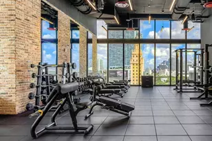 398 NE 5th St, Miami, FL 33132 - Photo 17