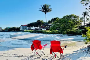 102 Half Moon Cir, Hypoluxo, FL 33462 - Photo 5